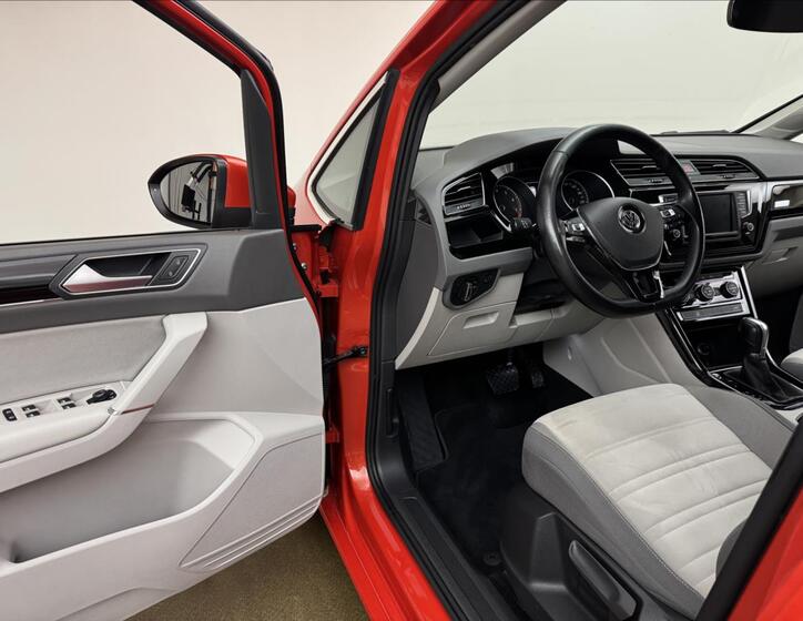 Volkswagen Touran 29