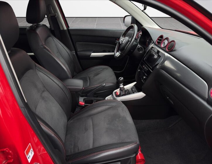 Suzuki Vitara SUV 1,4 l 103 kw