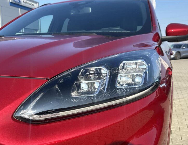 Ford Kuga SUV / Terénní 1,5 l 110 kw