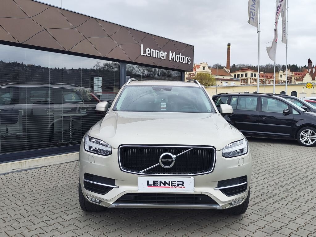 Volvo XC90 SUV / Terénní 2,0 l 235 kw