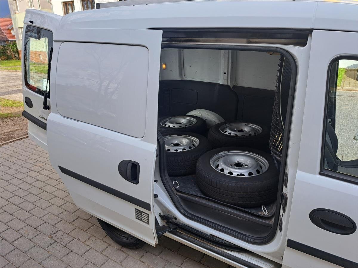 Opel Combo Skříň 1,2 l 55 kw
