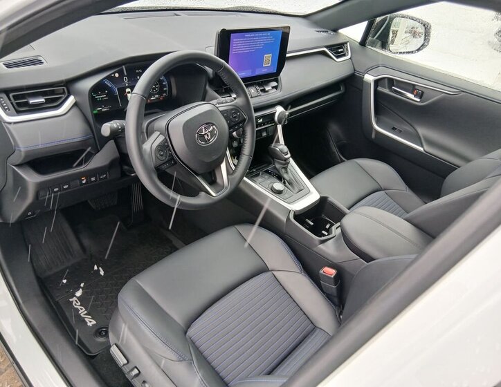 Toyota RAV4 SUV 2,5 l 131 kw