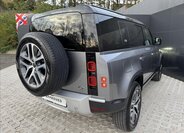 Land Rover Defender 7