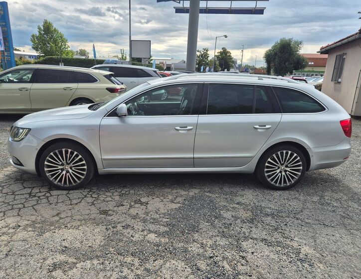 Škoda Superb 8