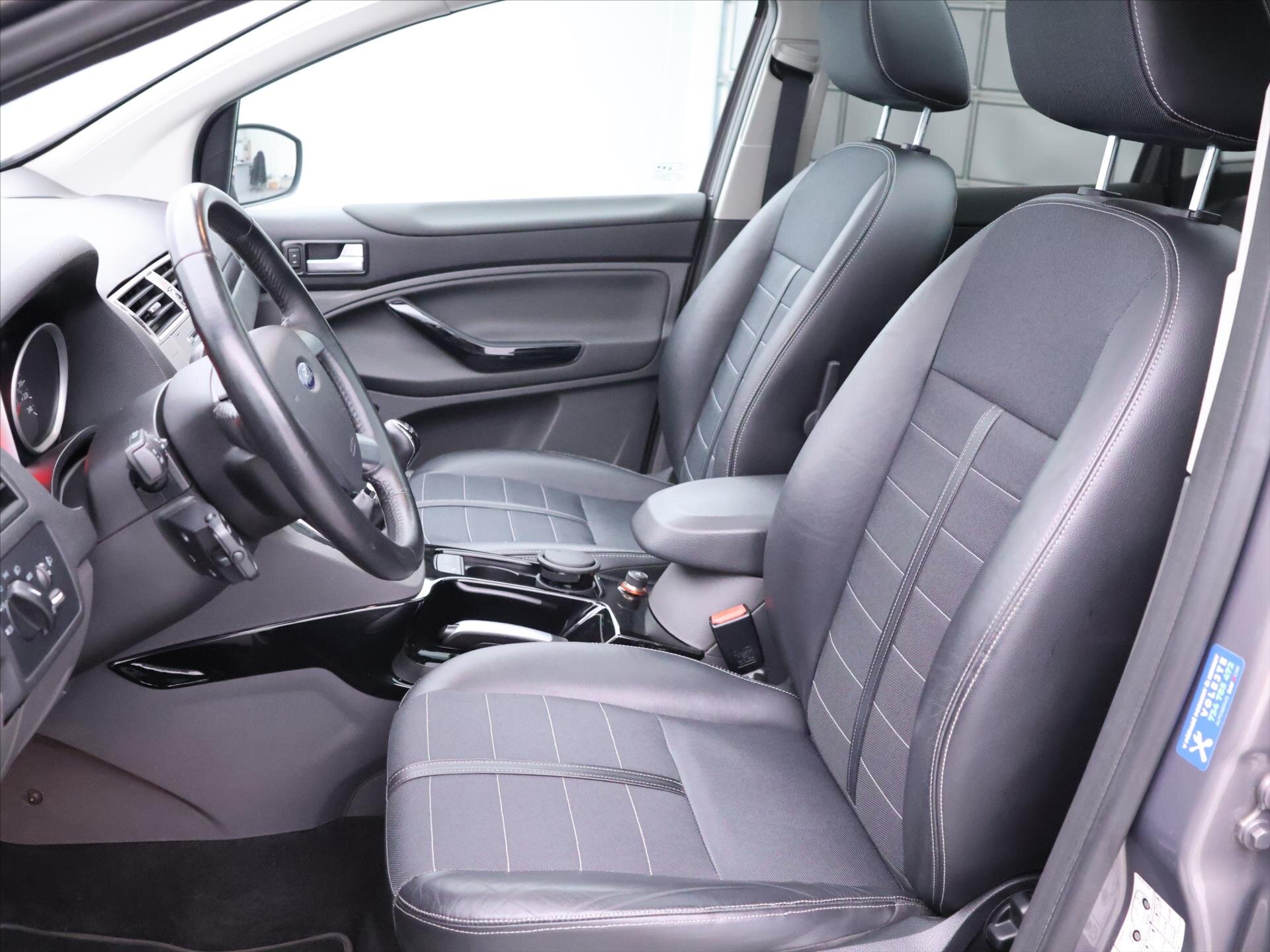 Ford Kuga SUV / Terénní 2,0 l 103 kw