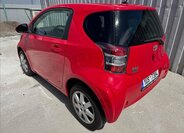 Toyota iQ Hatchback 998,0 50 kw