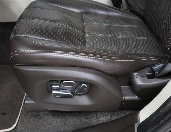 Land Rover Range Rover SUV / Terénní 4,4 l 250 kw