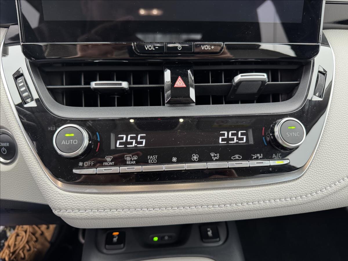 Toyota Corolla Sedan / Limuzína 1,8 l 72 kw