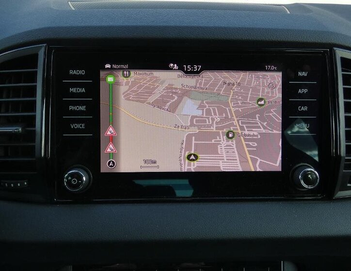 Škoda Karoq SUV / Terénní 1,5 l 110 kw