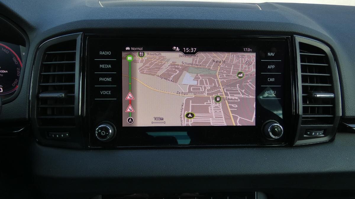 Škoda Karoq SUV / Terénní 1,5 l 110 kw