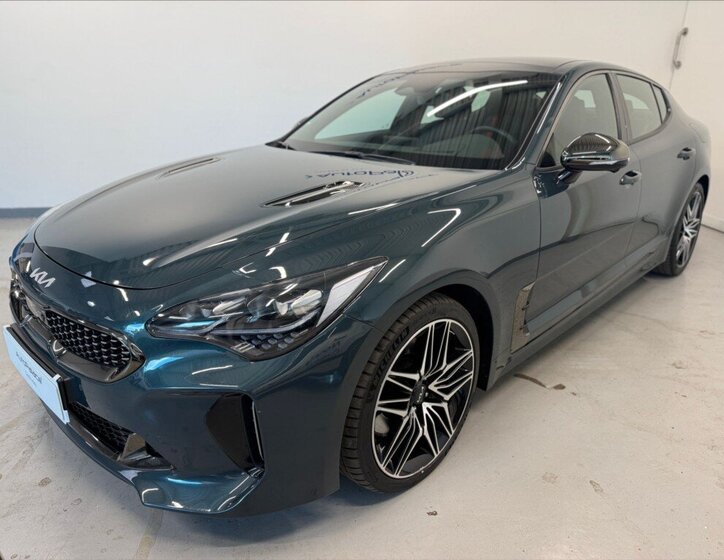 KIA Stinger Liftback 3,3 l 269 kw