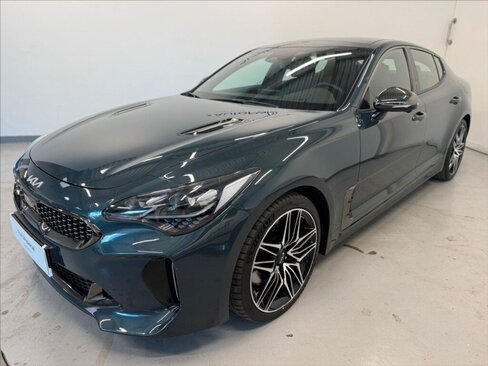 KIA Stinger Liftback 3,3 l 269 kw