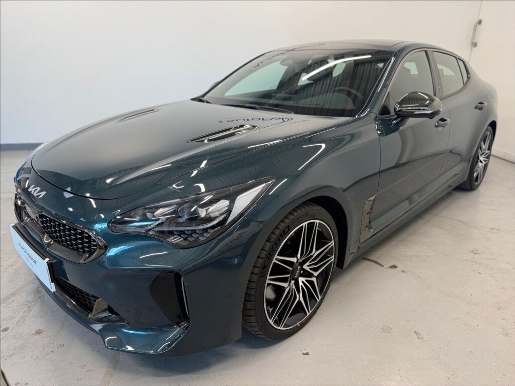 KIA Stinger Liftback 3,3 l 269 kw