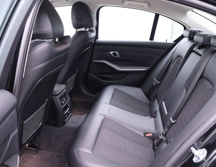 BMW Řada 3 Sedan / Limuzína 2,0 l 140 kw