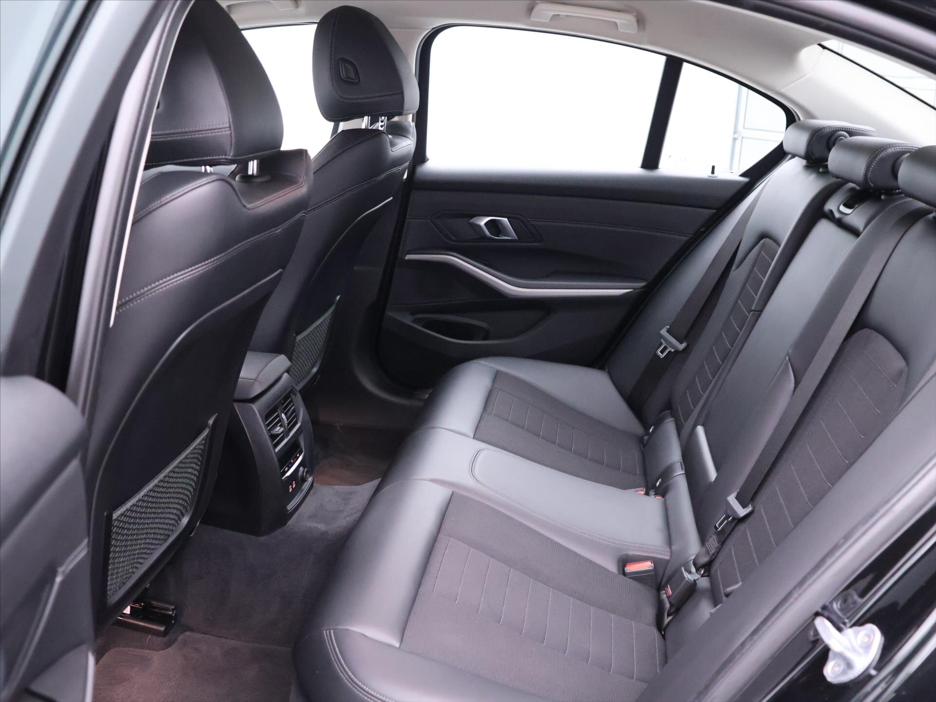 BMW Řada 3 Sedan / Limuzína 2,0 l 140 kw