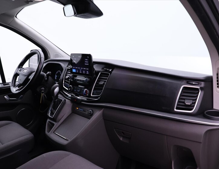 Ford Tourneo Custom 26