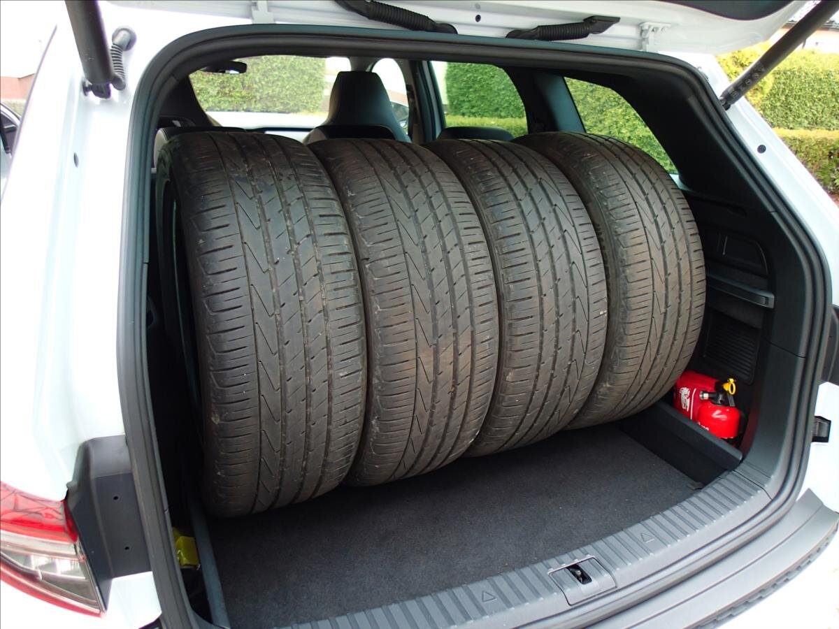 Škoda Kodiaq SUV / Terénní 1,5 l 110 kw