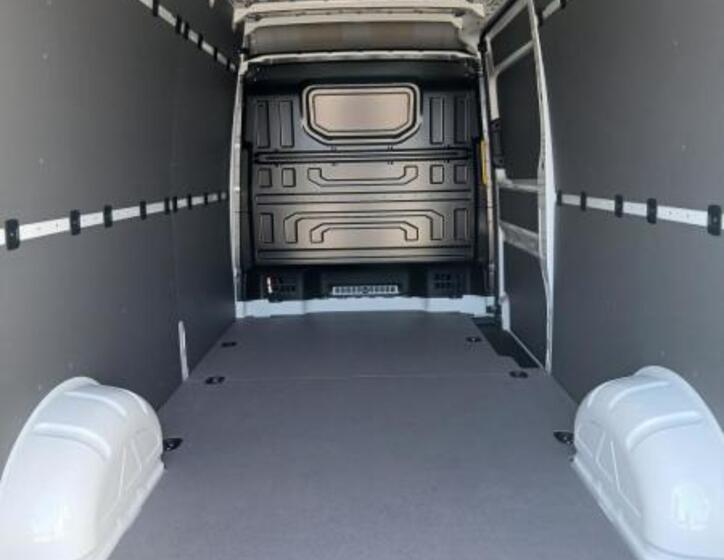 Volkswagen Crafter 12