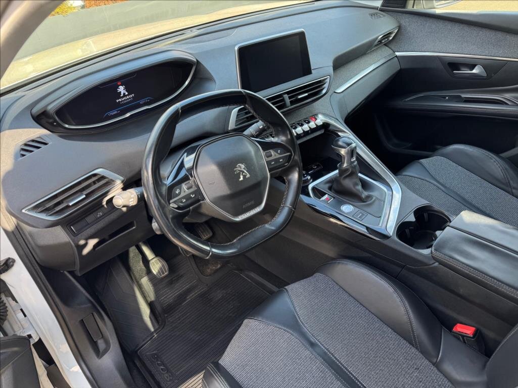 Peugeot 5008 SUV / Terénní 2,0 l 110 kw