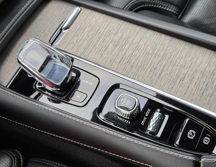 Volvo XC90 SUV / Terénní 2,0 l 173 kw