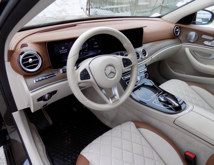 Mercedes-Benz Třídy E Sedan 2,0 l 143 kw