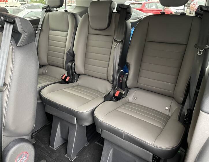 Ford Tourneo Custom 26