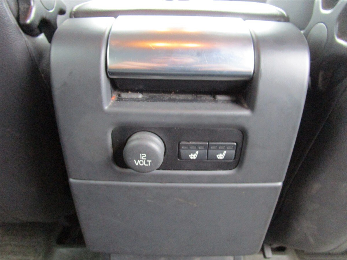 Volvo XC70 Kombi 2,4 l 158 kw