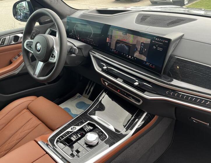 BMW X7 9