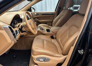 Porsche Cayenne Kombi 4,8 l 294 kw