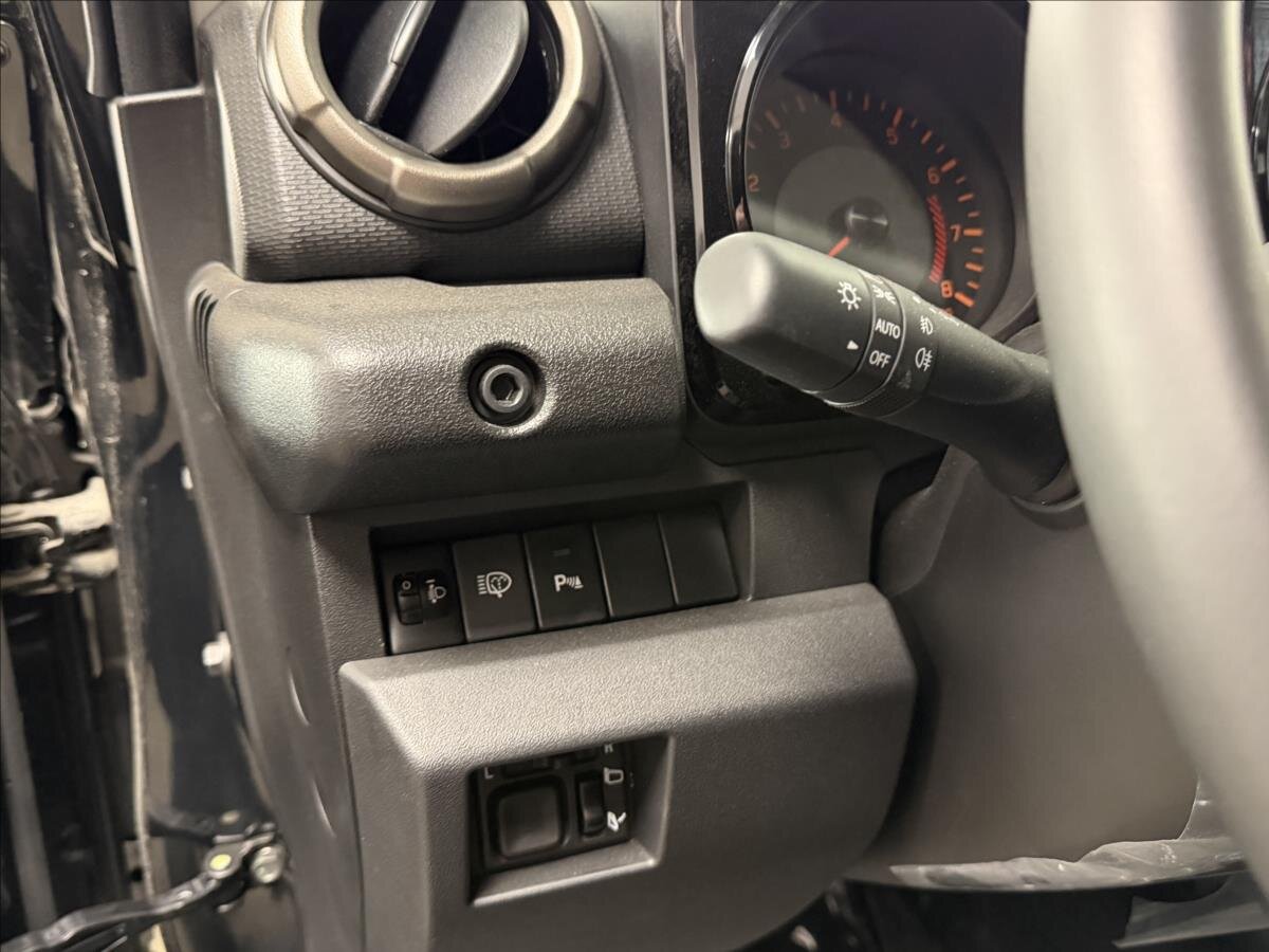 Suzuki Jimny SUV 1,5 l 75 kw