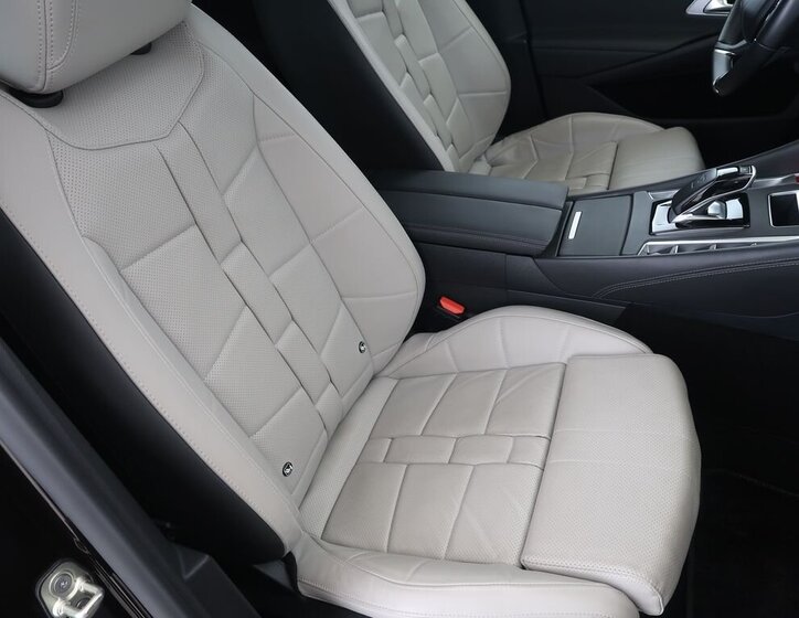 DS Automobiles DS9 Sedan / Limuzína 1,6 l 147 kw