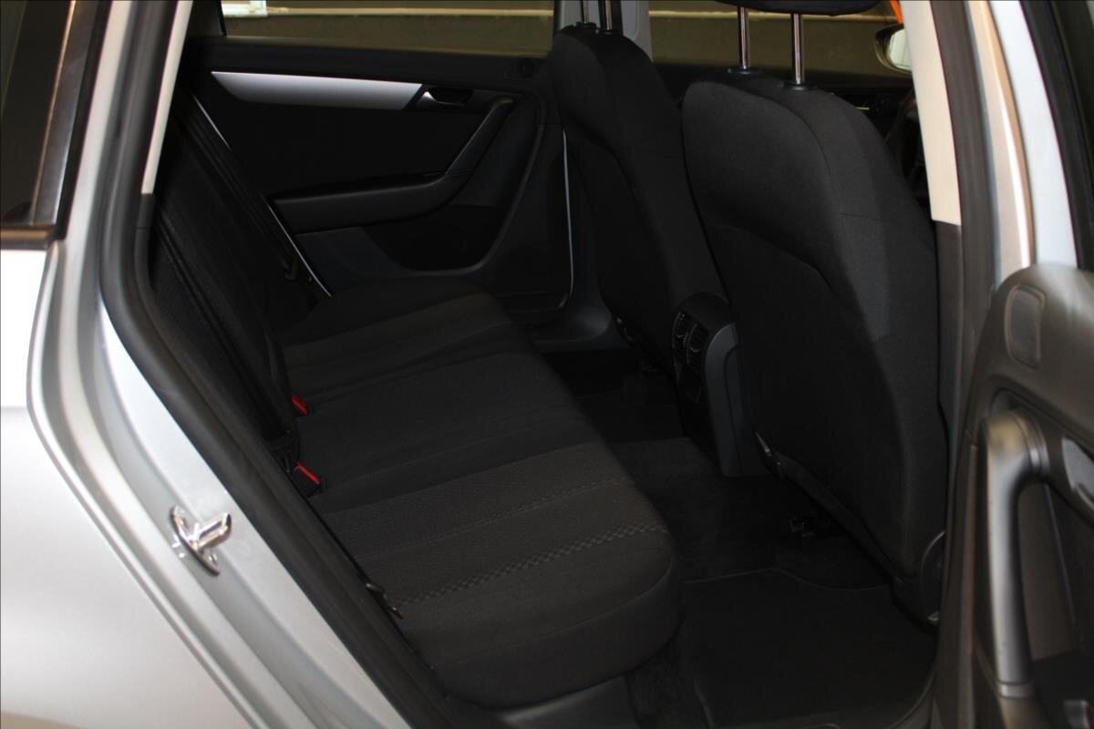 Volkswagen Passat Kombi 2,0 l 103 kw