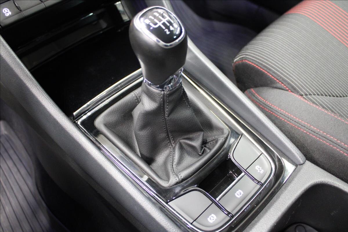 Škoda Karoq SUV / Terénní 1,5 l 110 kw