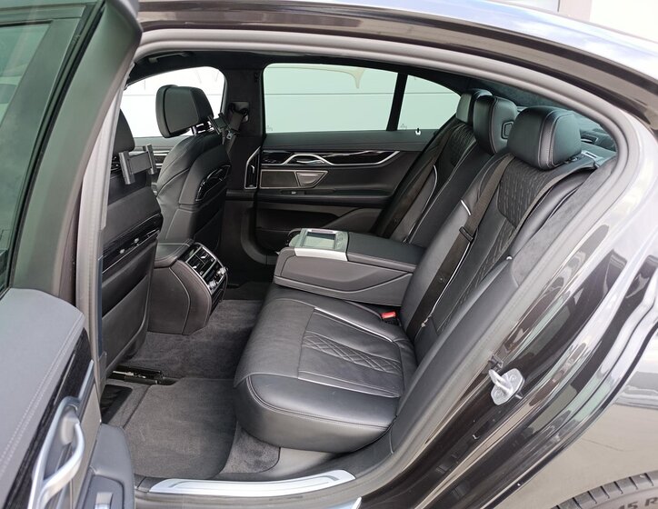 BMW Řada 7 Ostatní 3,0 l 250 kw