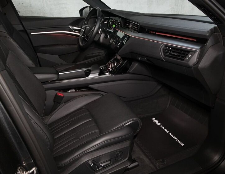 Audi e-tron SUV / Terénní 0,0 300 kw