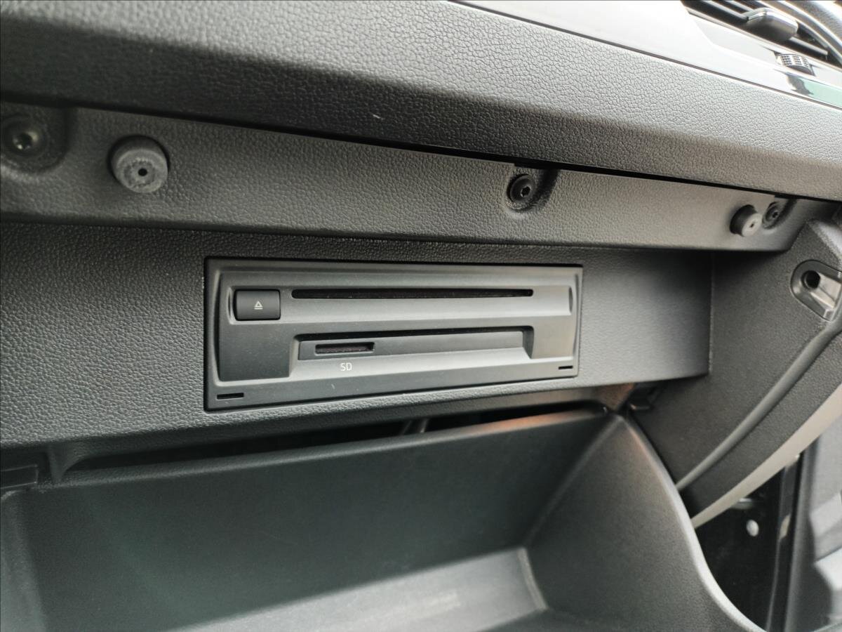 Volkswagen T-Roc SUV / Terénní 1,5 l 110 kw