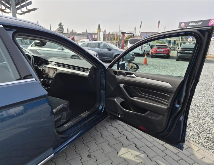 Volkswagen Passat Kombi 1,4 l 160 kw