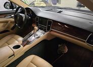 Porsche Panamera 8