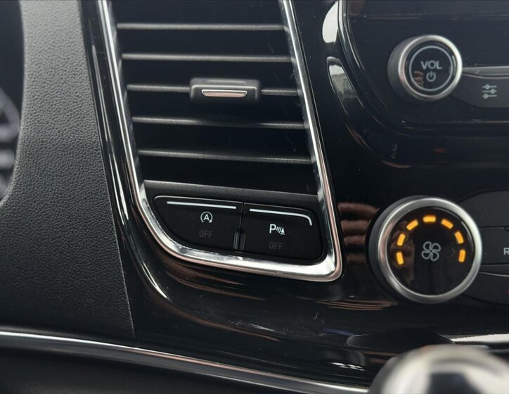 Ford Tourneo Custom 24