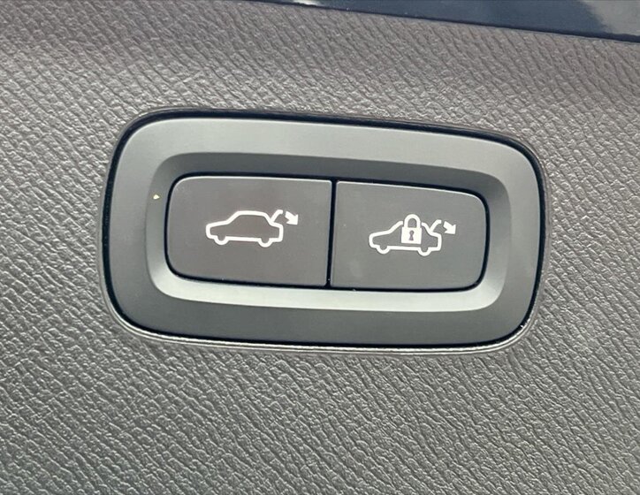 Volvo XC90 SUV / Terénní 2,0 l 173 kw