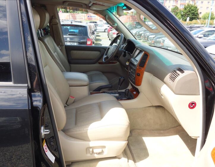 Toyota Land Cruiser SUV 4,7 l 175 kw