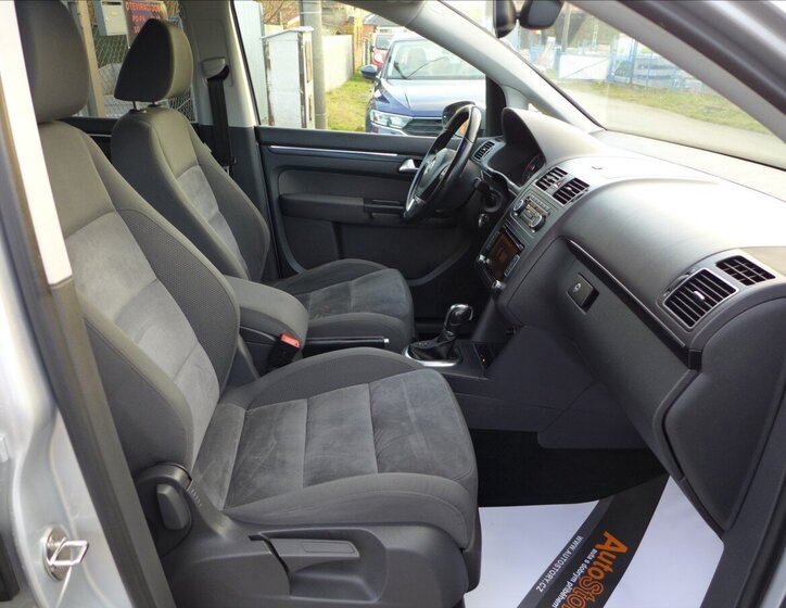 Volkswagen Touran Kombi 1,6 l 77 kw