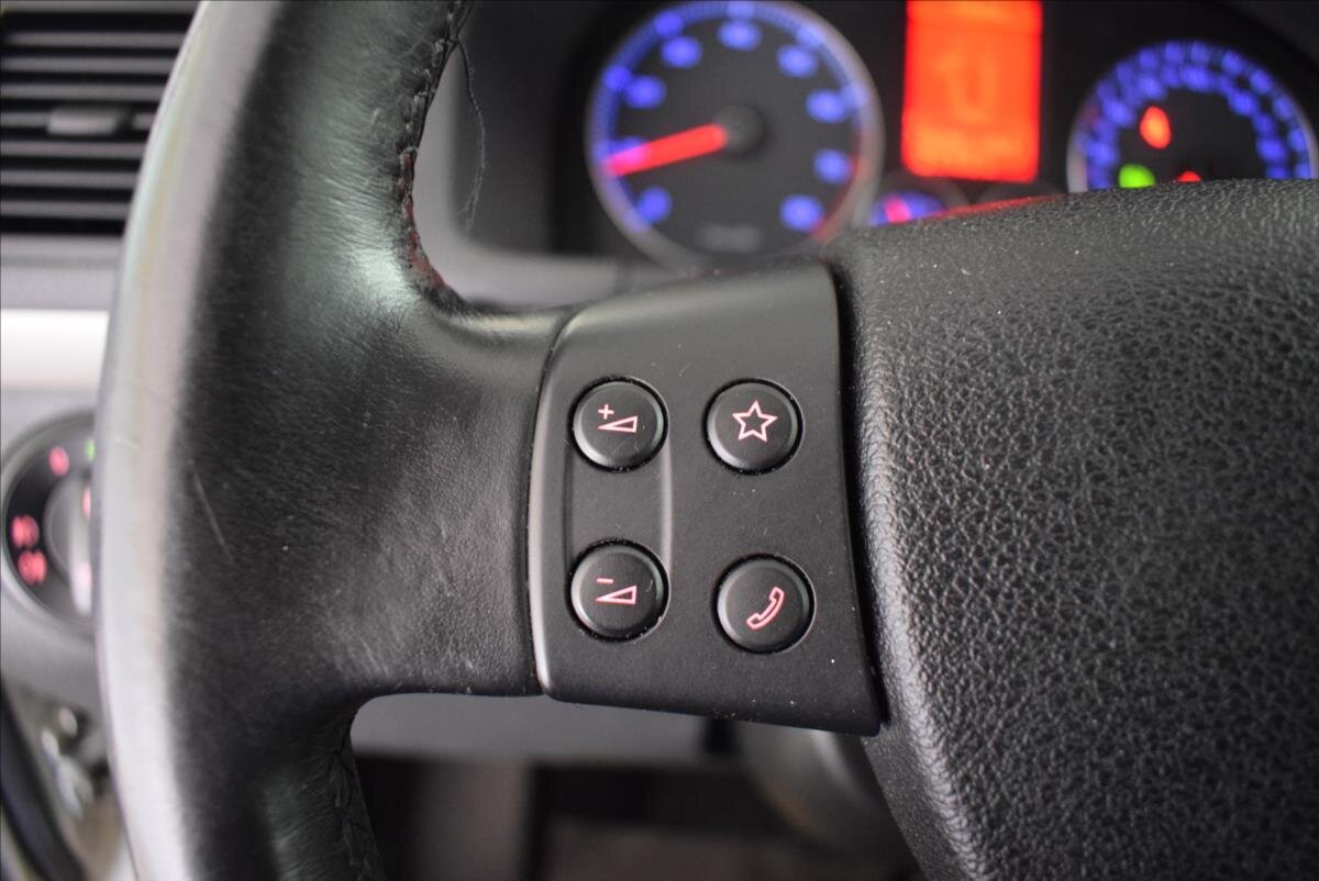 Volkswagen Touran MPV 1,4 l 103 kw