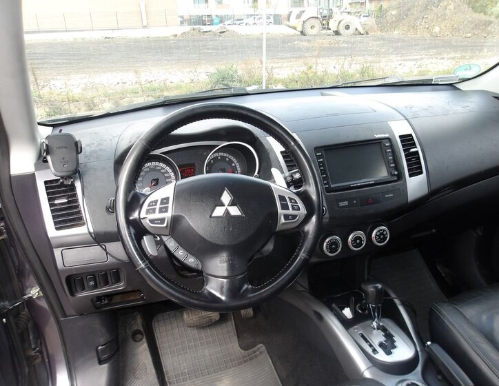 Mitsubishi Outlander SUV / Terénní 2,4 l 125 kw