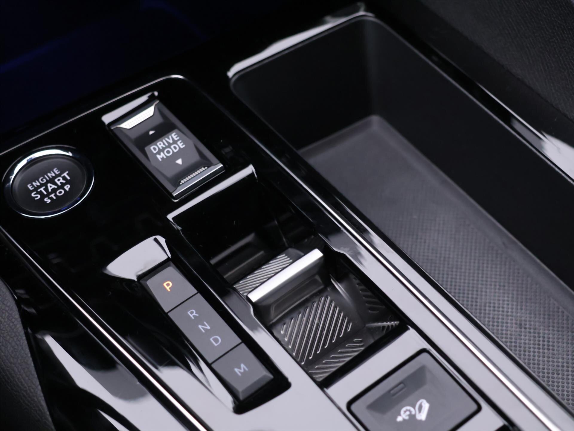 Peugeot 5008 SUV 1,2 l 96 kw