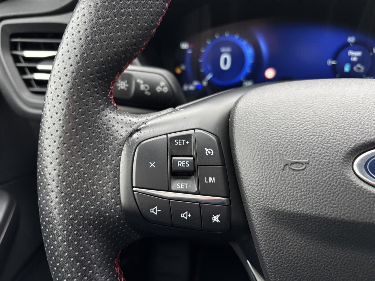 Ford Kuga SUV / Terénní 2,5 l 140 kw