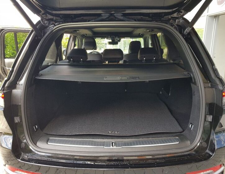 Jeep Grand Cherokee 9