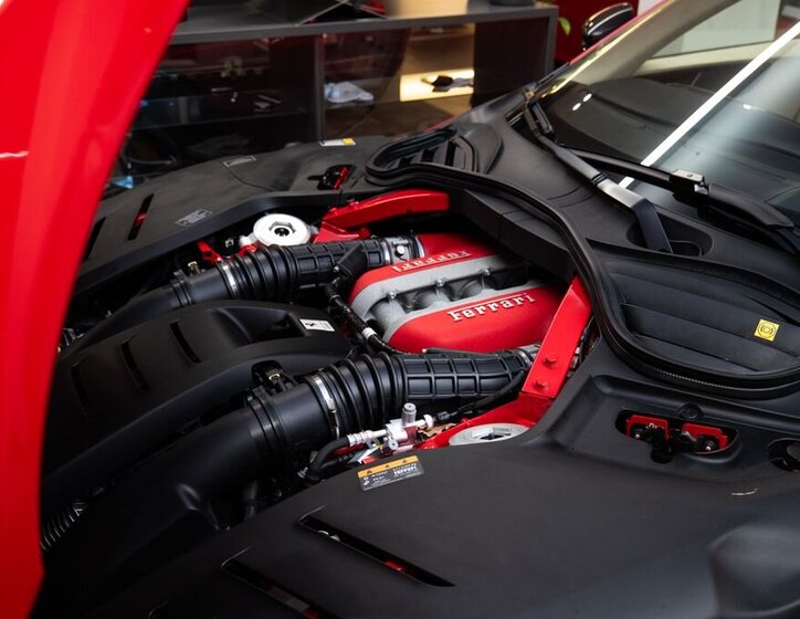 Ferrari Ostatní Hatchback 6,5 l 529 kw