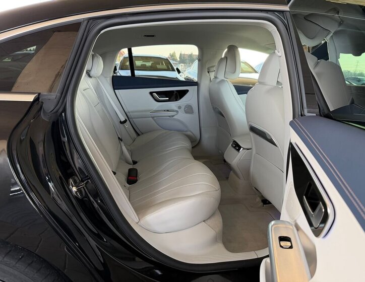 Mercedes-Benz EQE SUV 0,0 180 kw