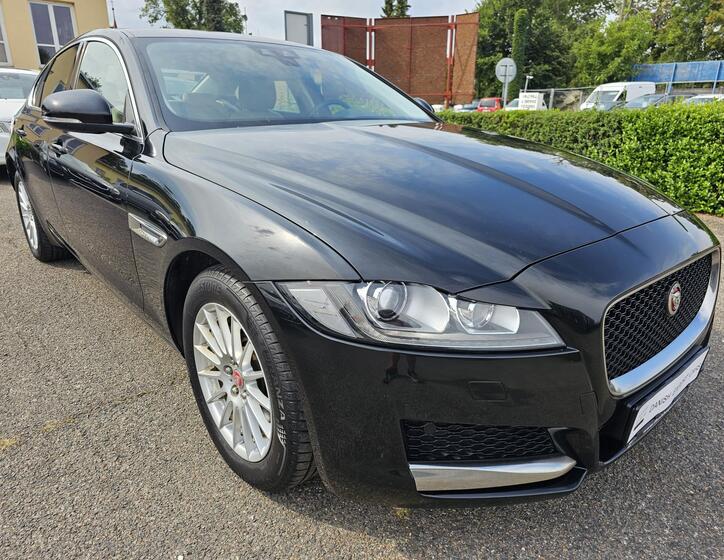 Jaguar XF 3